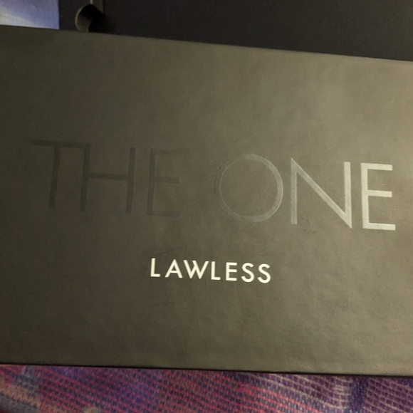 Lawless The One Eyeshadow Palette - Picture 3 of 7